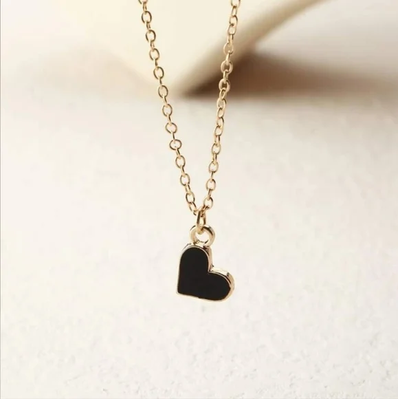 🖤🖤BACK IN STOCK🖤🖤Black Hanging Heart Necklace on a GOLD Necklace 🖤🖤 - Picture 2 of 11
